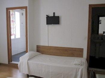 Apartamentos Madrid Hortaleza Eksteriør bilde